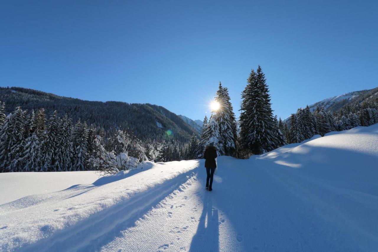 Hotel Schoene Aussicht Kartitsch Bagian luar foto