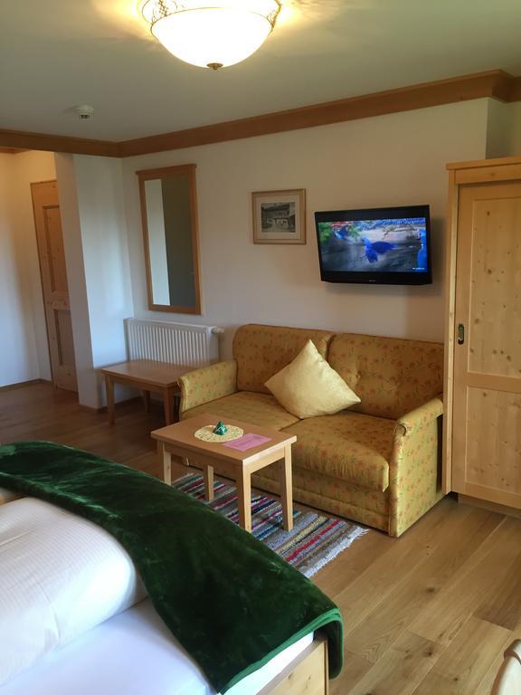 Hotel Schoene Aussicht Kartitsch Bagian luar foto