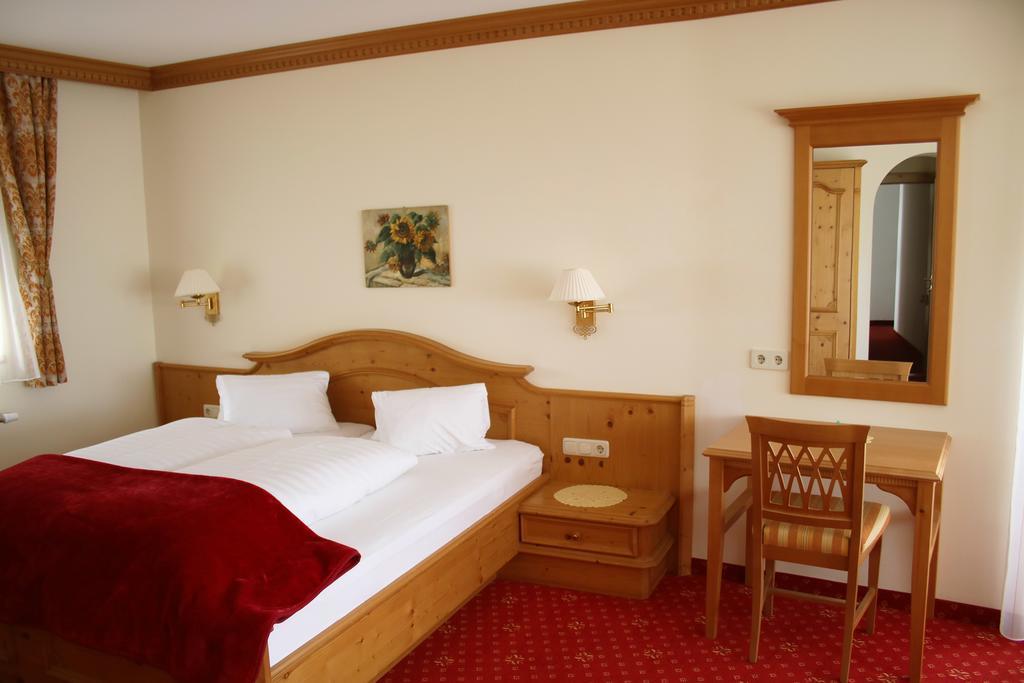 Hotel Schoene Aussicht Kartitsch Bagian luar foto