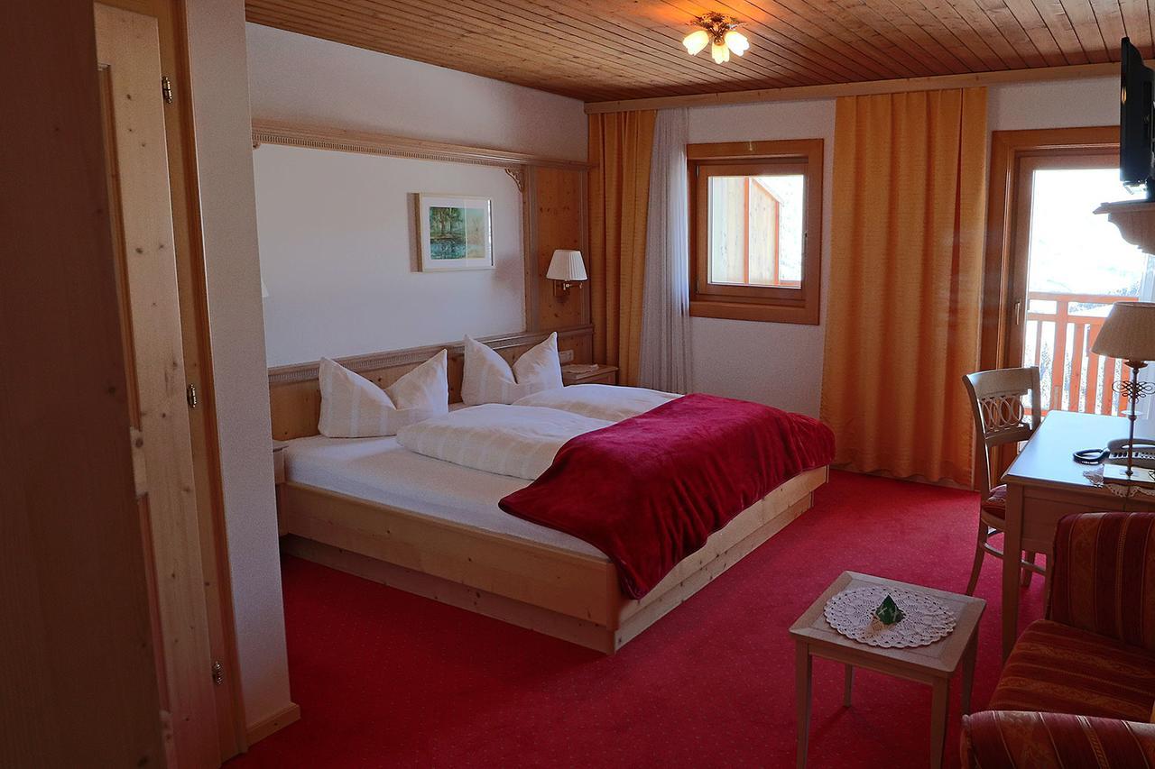Hotel Schoene Aussicht Kartitsch Bagian luar foto